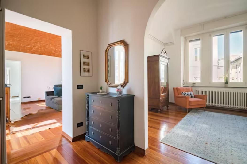 Large, Luxurious Family Apartment In Biella'S Historic Center エクステリア 写真