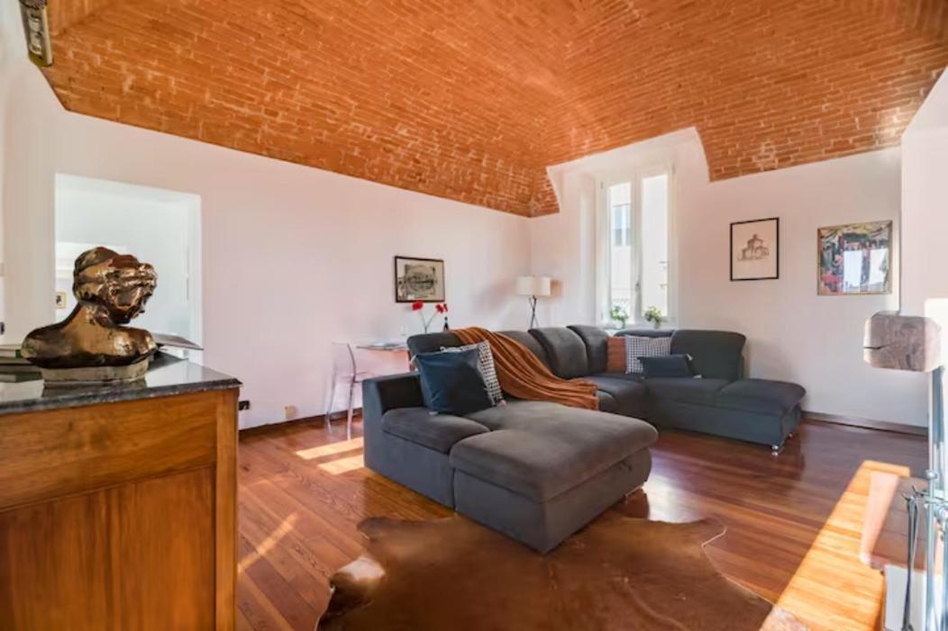 Large, Luxurious Family Apartment In Biella'S Historic Center エクステリア 写真