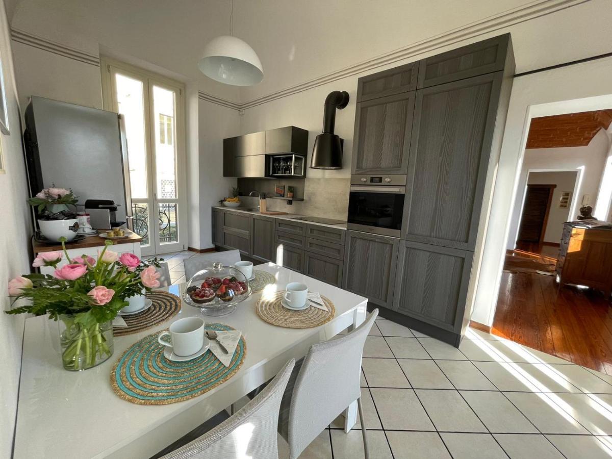 Large, Luxurious Family Apartment In Biella'S Historic Center エクステリア 写真
